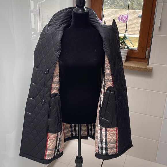 Burberry Diamond Quilted Nylon Coat!!!! - Picture 9 of 13